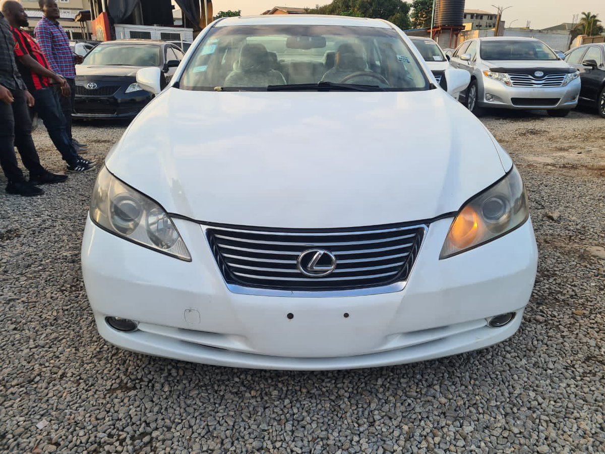 PrimeRides_ng's tweet photo. 🚘🚘

1.  🚘 7months old’08 Toyota Camry going for 3.2m

2. 🚘 Registered’15 Toyota Corolla going for 4.5m

3. 🚘 Registered’08  Lexus ES350 going for 3.2m

4. 🚘 2months old’08 Toyota Camry going for 3.4m

🛣🏛Location: Ibadan/ Lagos

📞09157538511
WhatsApp:08138998968 https://t.co/6yEWUl8vpT