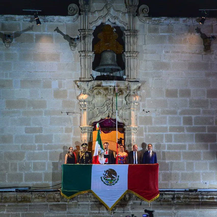 EVillegasV's tweet photo. ¡Muy contento de haber compartido con ustedes esta noche!

Gracias a todas las familias duranguenses que acudieron a conmemorar la #IndepenciaDeMéxico, seguimos demostrando el valor de nuestra gente. ¡Viva México! ¡Viva Durango! 🇲🇽 https://t.co/naCuTNUImN