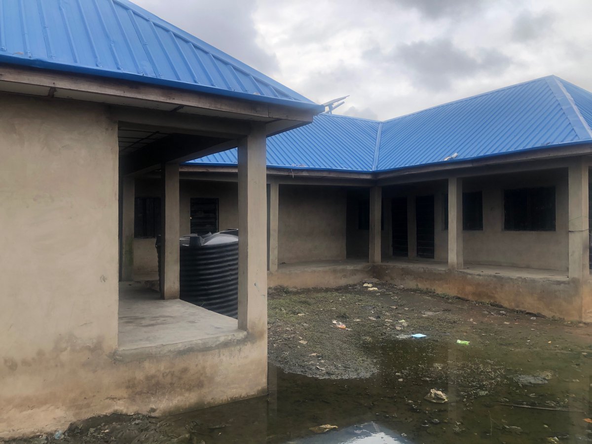 danielbenz2020's tweet photo. Na only God go punish these so called councilor for my ward Apapa iganmu after giving 75m to build primary school and road see wating the idiot build https://t.co/4CYS5ezrEb