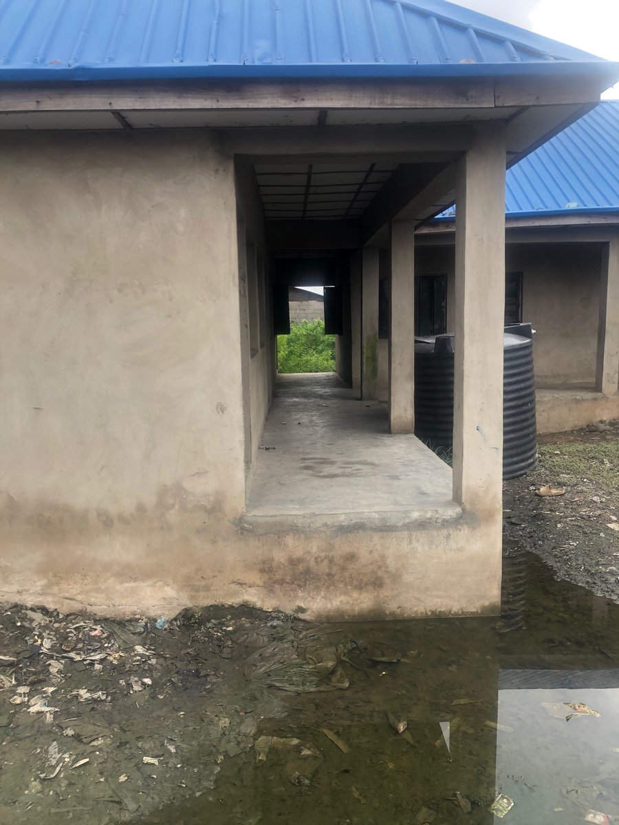 danielbenz2020's tweet photo. Na only God go punish these so called councilor for my ward Apapa iganmu after giving 75m to build primary school and road see wating the idiot build https://t.co/4CYS5ezrEb