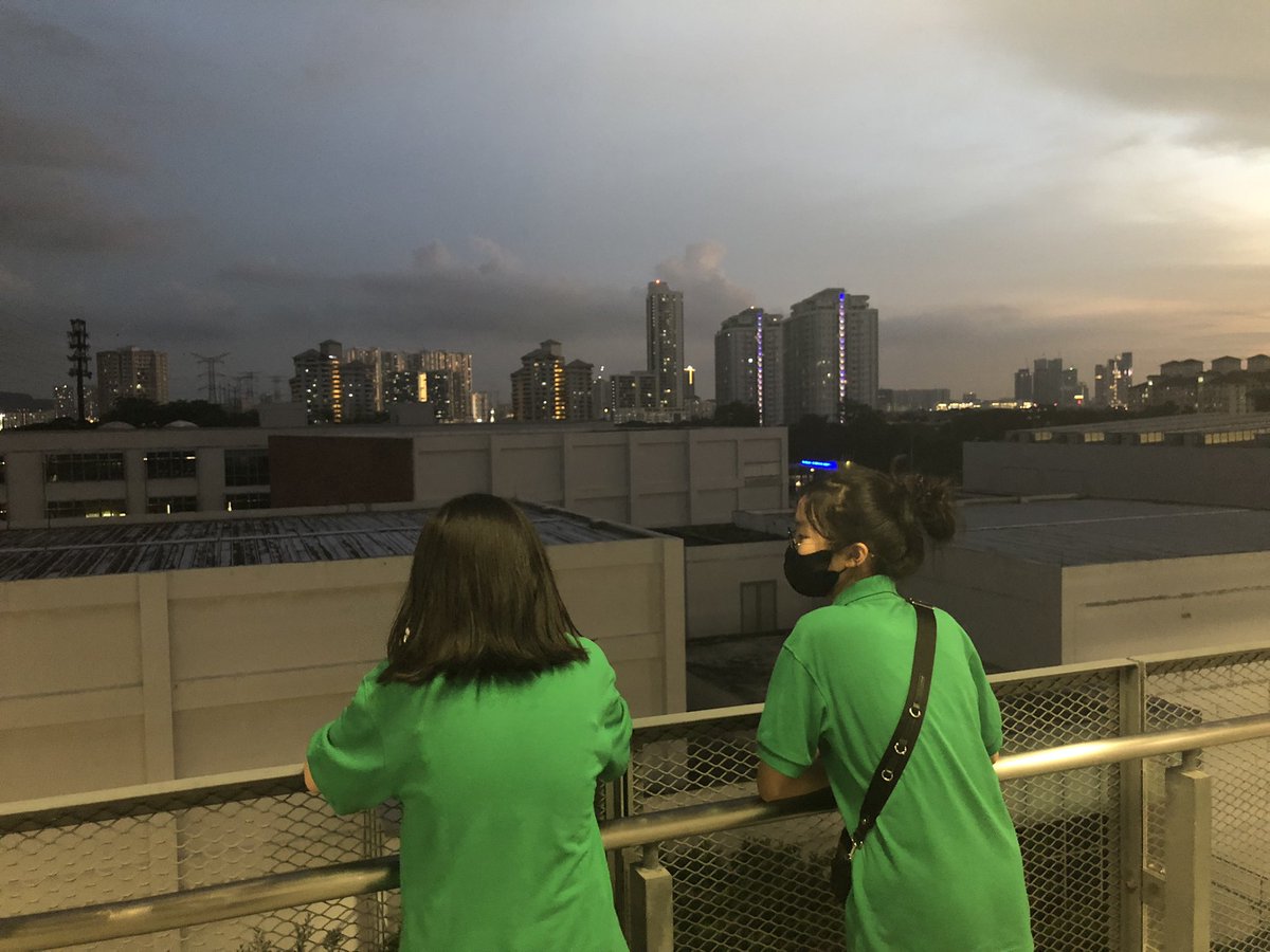 dwoodwar's tweet photo. Celebrating #ISKLproud and #MSrocks https://t.co/guJkgDjWZg