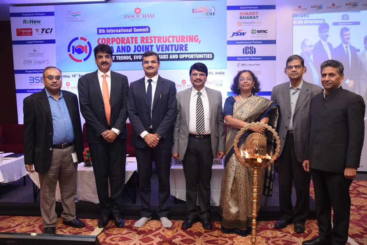 ASSOCHAM4India's tweet photo. The 9th International Summit: 'Corporate Restructuring, M&amp;A and Joint Venture- Recent Trends, Evolving Issues &amp; Opportunities' organised by #ASSOCHAM, commences with the lamp lighting ceremony in the presence of eminent dignitaries. https://t.co/UwDKWDNA5K