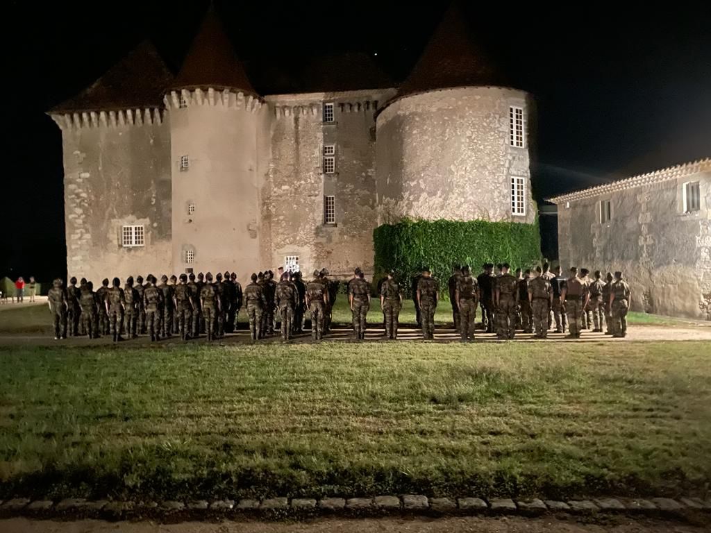 c1_eogn's tweet photo. Après la #CPT de l'#EOGN, 3 nouvelles Classes Prépa Talents de la @Gendarmerie forment des #étudiants boursiers aux concours de la haute fonction publique: Amiens, Clermont-Ferrand, Montpellier.
Elles étaient ensemble en stage cohesion au #CNEFG 🤝💪
#PrepaTalents https://t.co/Xrq7JLRqjT