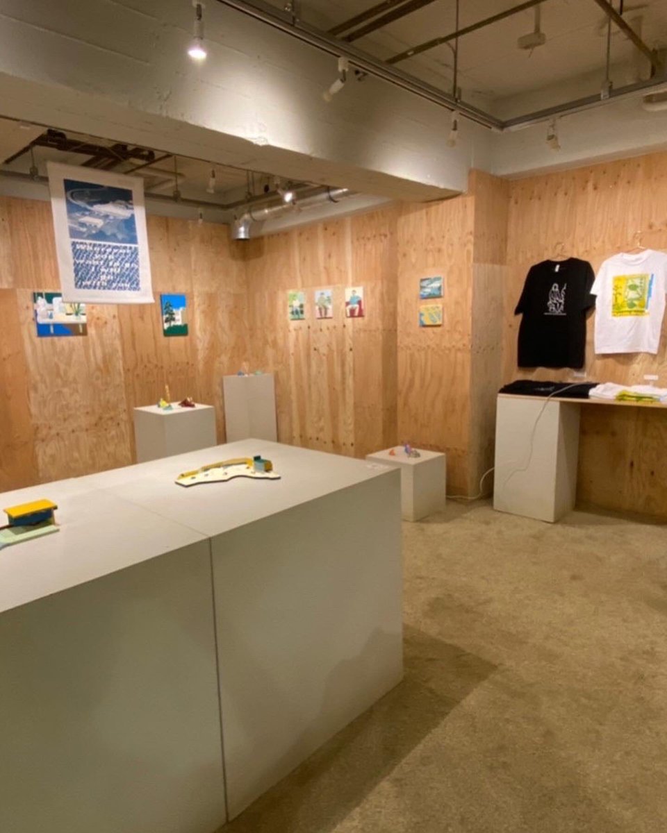 yumaszk's tweet photo. 本日9/16の17時から名古屋覚王山のOFF THE RECORD にて個展『Funble Around』始まります！
今回は絵画の他に立体作品やウォールクロス(壁掛け)と新しい作品も作ってみました。新作のTシャツも3種類つくりました。
土日はイベントもありますのでぜひお越しください！よろしくお願いします！ https://t.co/Vq30EaHN9m