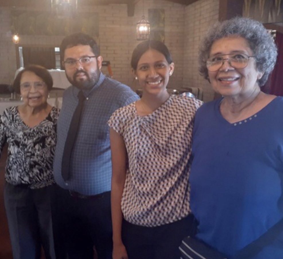 Kicked off Hispanic Heritage with some <a href="/CaliforniaNhd/">NHD California</a> <a href="/NationalHistory/">National History Day</a>  students at historic Mitla Cafe with <a href="/ABOTA/">Alex Bota</a> celebration of landmark Lopez v Seccombe desegregation case. Met many inspiring members of the community including Anna Nieto-Gomez &amp; @ProfOcegueda