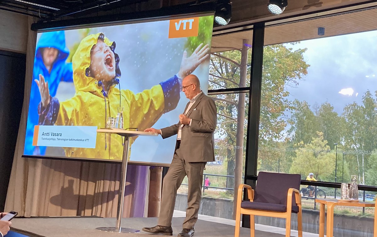 Ratkaisevaa Suomen tulevaisuudelle:
🚀Tuottavuus ja yhteiskunnan kestävyys riippuu kyvystämme luoda uutta - pohjana tiede ja teknologia
🚀 Tarvitsemme enemmän uutta ja rohkeampaa innovointia - laitetaan yritysten ja tutkimuksen yhteispeli kuntoon
#techdayfi <a href="/VTTFinland/">VTT</a>