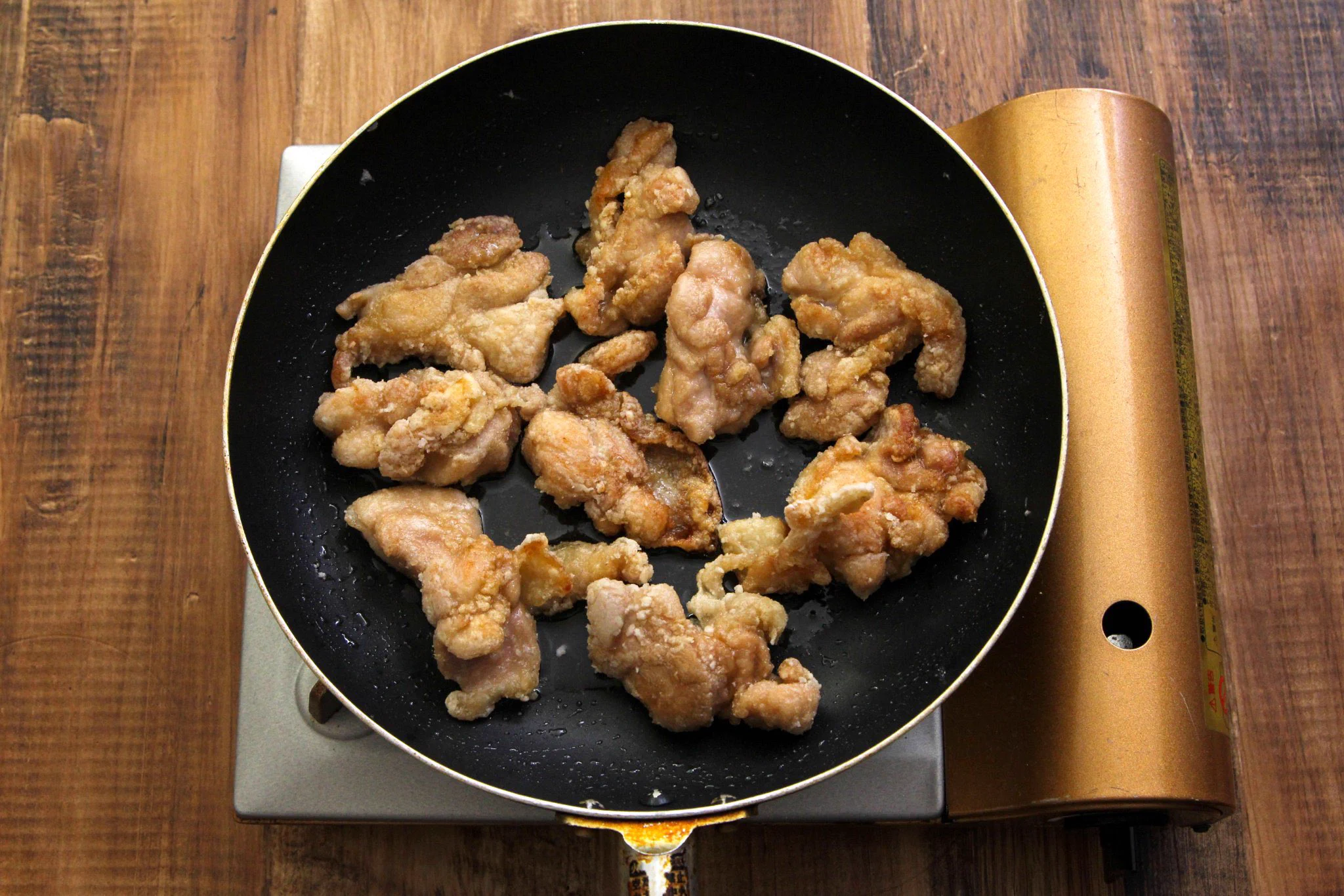 少ない量の油でOKだからすごくお手軽に作れそう！味付けもとっても美味しそうな「唐揚げ」レシピ！
