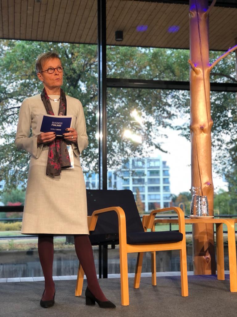 Suomi tarvitsee entistä rohkeampaa tutkimus-, kehittämis- ja innovaatiotoimintaa. Luomalla arvonlisää toimimme kärkimaiden joukossa, emmekä putoa menestyjien alihankkijoiksi, totesi Business Finlandin pääjohtaja avauspuheessaan #techdayfi <a href="/NinaKopola/">Nina Kopola 🇺🇦</a>