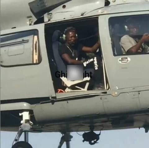 bullatheblogger's tweet photo. Alhaji Shatta Wale looking at how his #TruthEp got vanished same day after it was released. Can we say shatta wale is finally finished? https://t.co/vV61NxAANE