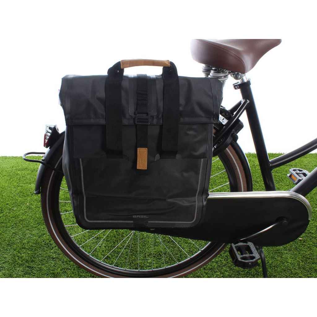 (Urban Dry Shopper Matzwart 20L) - fietsmandkopen.nl/product/urban-… #fiets #fietsen #fietsmand #avontuur