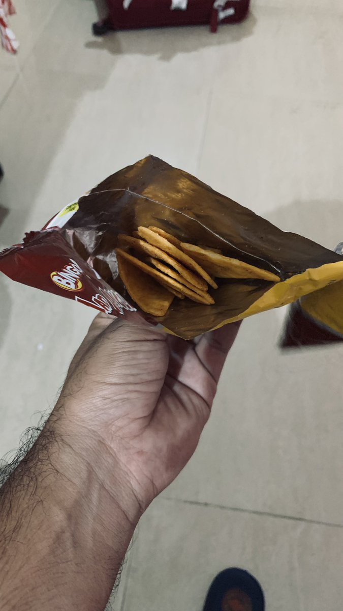 dheeraj5307's tweet photo. Now……Lay’s have some worthy competitor 😅🙌
#Layschips #chips #snacks
#Madangles #Snacking
@LAYS @BingoMadAngles
#LISA #RogerFederer #CriticalRole
#YetToComeRECOMEBACK https://t.co/gJo8IwfqV6