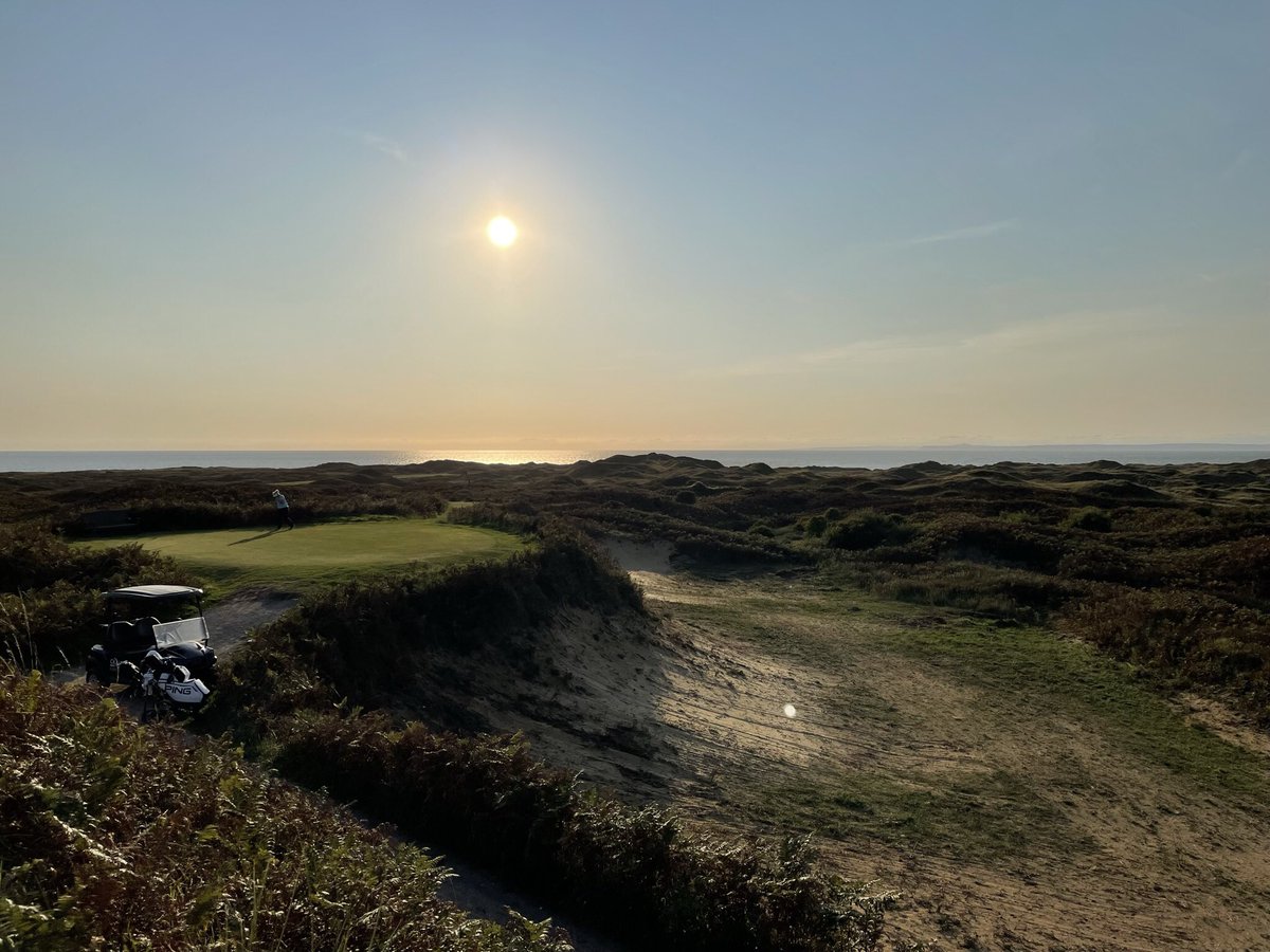 jackief292's tweet image. Thanks @PandKGC for hosting the Senior Womens and Mens @RandA home internationals this week. Lovely course and great team in clubhouse. Proud to have won the Sue Johnson trophy for @EnglandGolf for the womens event and congrats to Scotland for winning overall 🏴󠁧󠁢󠁥󠁮󠁧󠁿🏴󠁧󠁢󠁥󠁮󠁧󠁿🏴󠁧󠁢󠁥󠁮󠁧󠁿