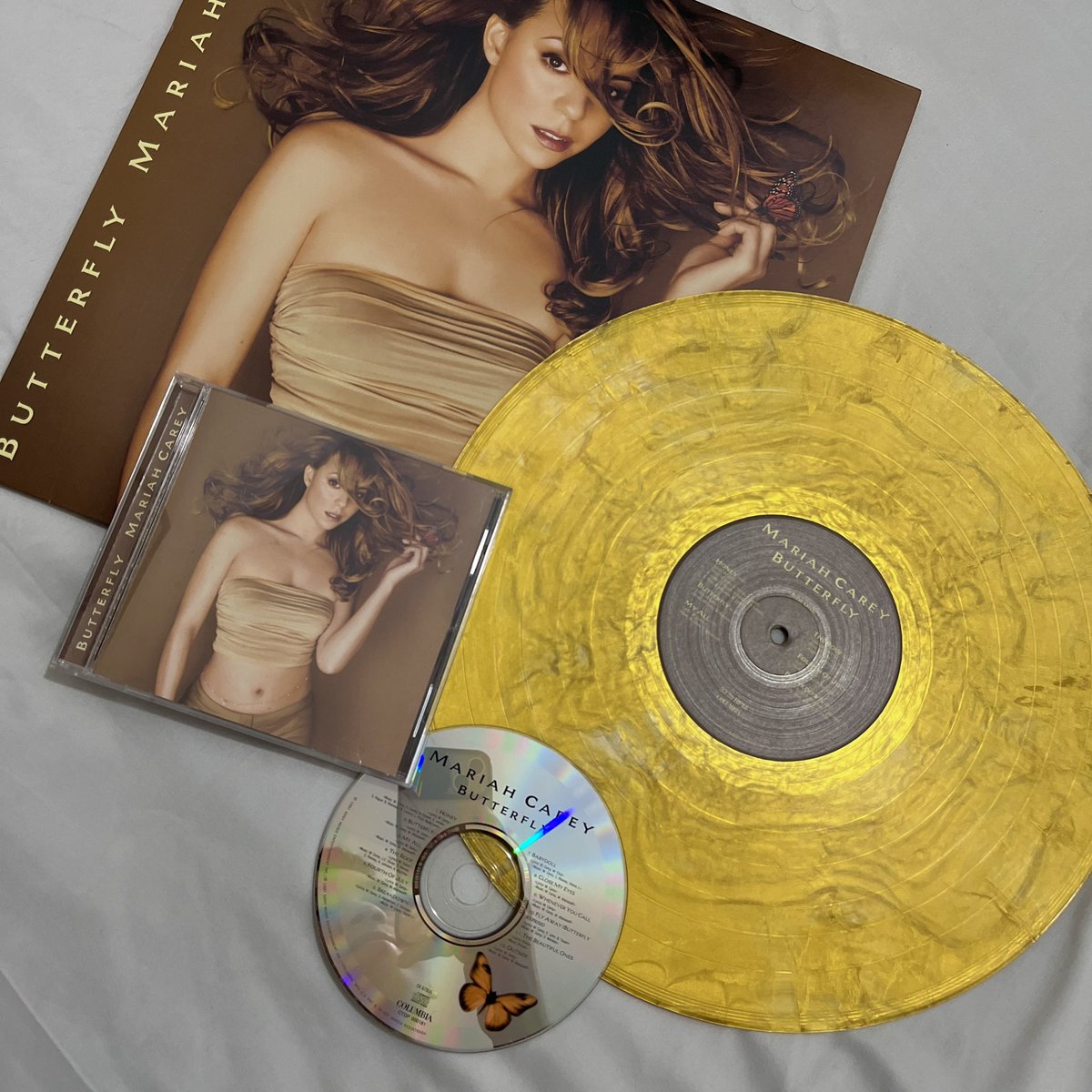 chesteralbuero's tweet photo. Happy 25th anniversary, "Butterfly." I am forever thankful to have existed in the same lifetime as you. To witness your talent, music, mind, and story! I love you so much, I am crying right now @MariahCarey 🥺✨
#mariahcarey #Butterfly25BlockParty #lamb4life #lambs #butterfly https://t.co/nuJxPMPjbs