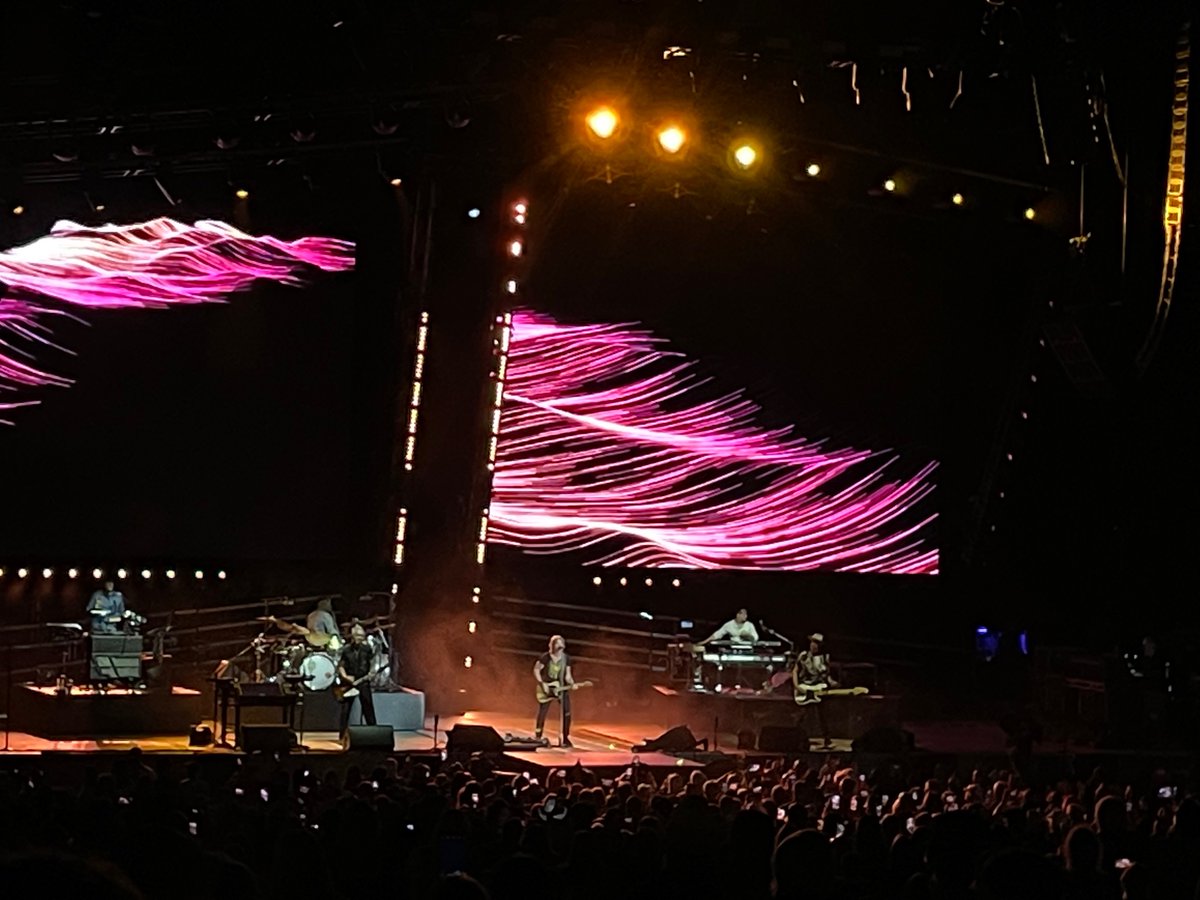 dennisjwalker's tweet photo. Your show was awesome, tonight Keith. Been a fan for 20 years, finally got to see you. So glad the storm went around us. 

Thanks for a fantastic concert in #SaltLakeCity  @KeithUrban #keithurban https://t.co/zijqAxZmFi