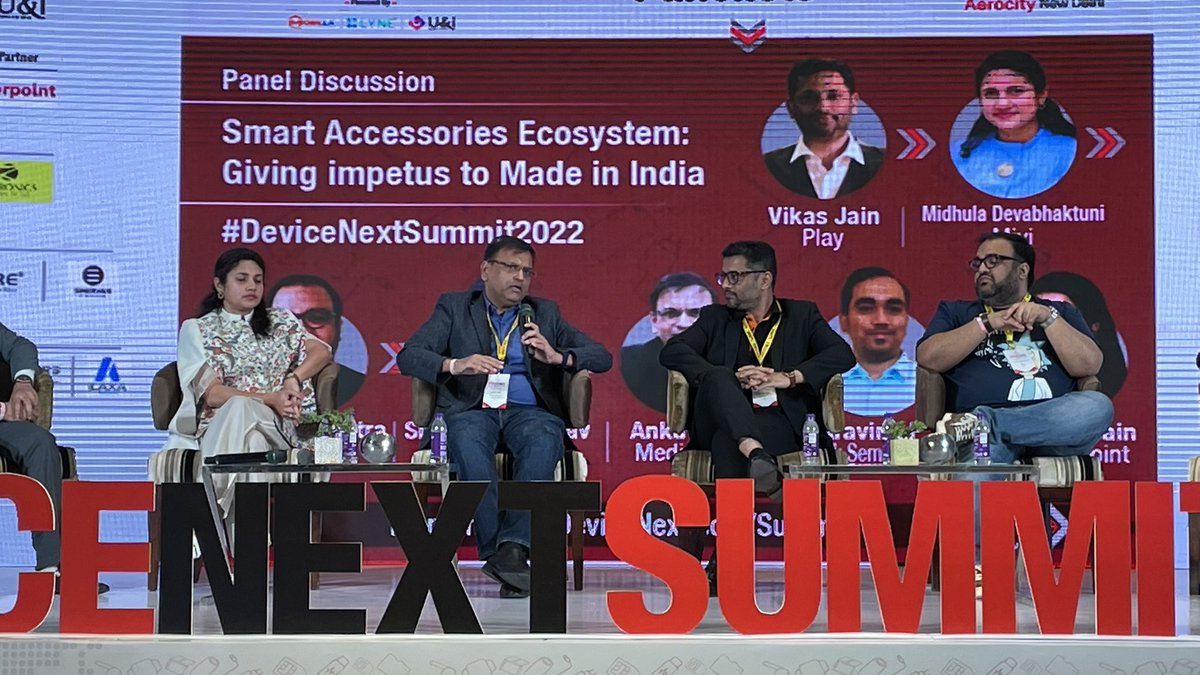 GadgetFreak4U's tweet photo. . @MediaTekIndia’s Anku Jain on how AI is evolving, voice playing a key role in driving adoption of smart wearables and hearables devices. #DeviceNextSummit2022 https://t.co/swBnb8kDup