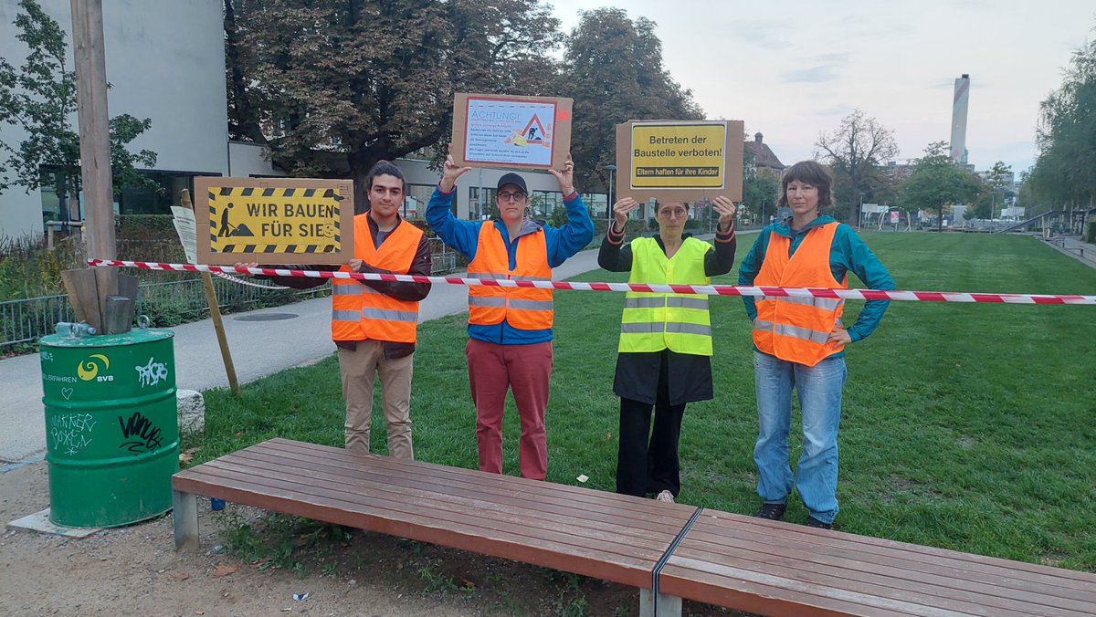 BastA_BS's tweet photo. Dreirosen bleibt! Stoppt den Rheintunnel. 
Mit unserer Aktion möchten wir aufzeigen, dass durch den geplanten Bau des Rheintunnels der Verlust einer unglaublich wichtigen Naherholungs- und Grünfläche im Kleinbasel droht! 
#dreirosenbleibt
@KlimaBasel2030 @JUSOBS @umverkehR https://t.co/f36G110ONl