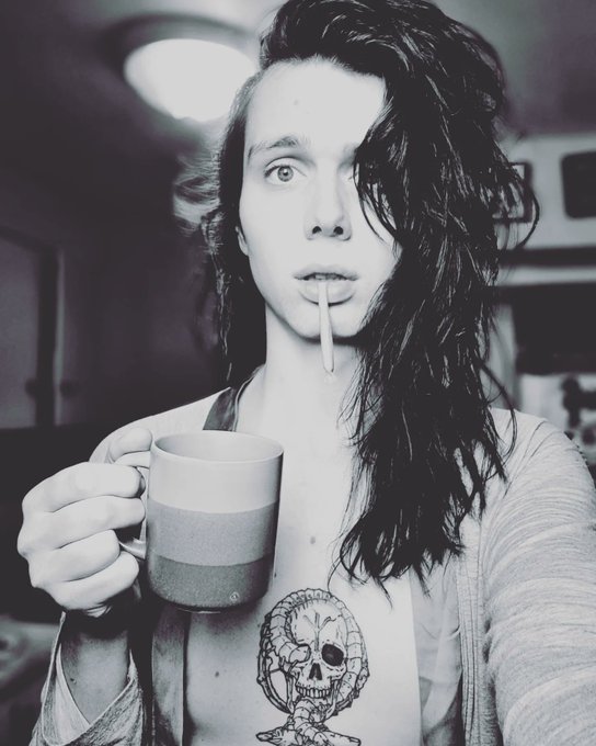 Trash B&oslash;&oslash;zeh&auml;g. 🚬 ☕️✨️ https://t.co/iPQ6B4BLbH<a href="/tag/wonderwoman"class="tags"><span>#wonderwoman</span></a><a href="/tag/transwoman"class="tags"><span>#transwoman</span></a>