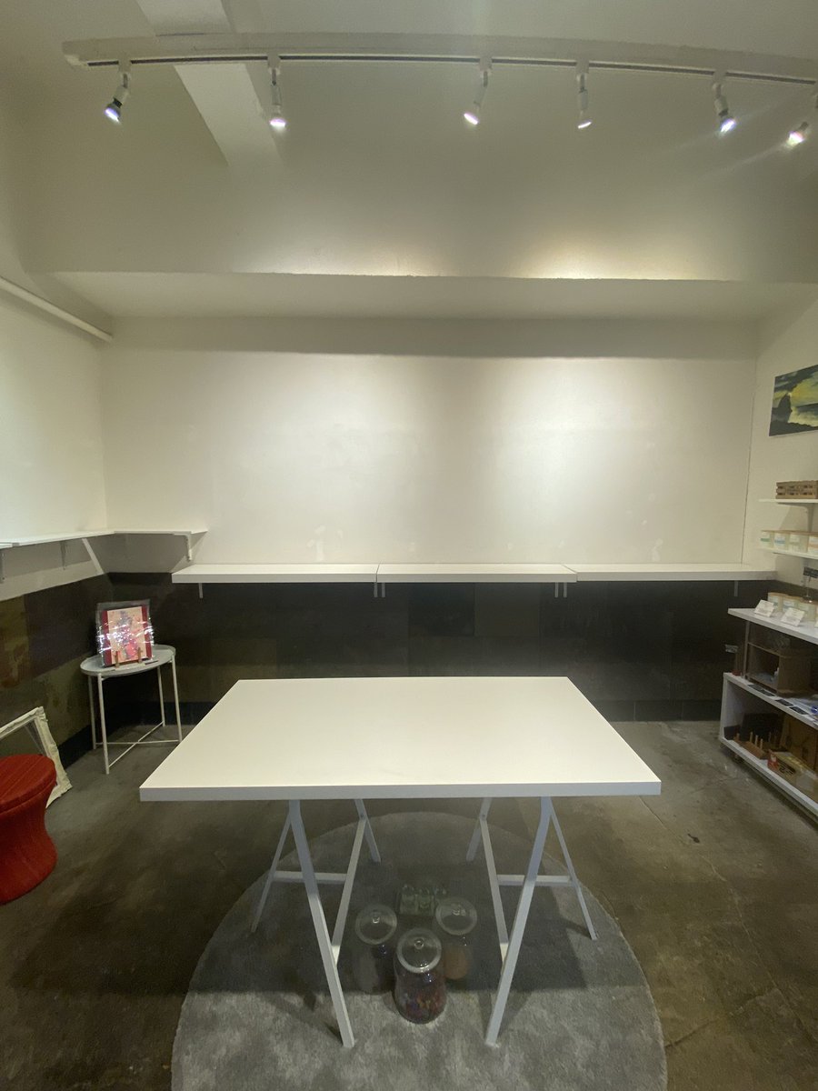 DoorlessThe's tweet image. 本日明日から始まる髙木志記さんの作品搬入が終わりました🫡台風が近づいていますが、天候によりcloseにするかは事前にお知らせいたします🙇明日よりご来店お待ちしてます🌺
#doorless #ドアレス築地 #アート #デザイン #イラスト #写真 #展示会 #個展 #築地 #東京