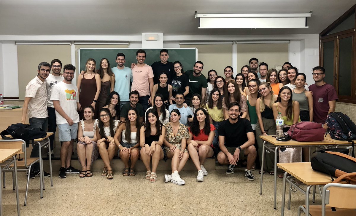 Segundo paso completado para el grupo 1 de <a href="/farmaFIR/">farmaFIR</a> VLC. En esta foto están los/as próximos/as residentes FIR. MUCHAS GRACIAS por vuestro trabajo, vuestra ilusión y vuestro compromiso. Sigamos con concentración. ¡VAMOS!