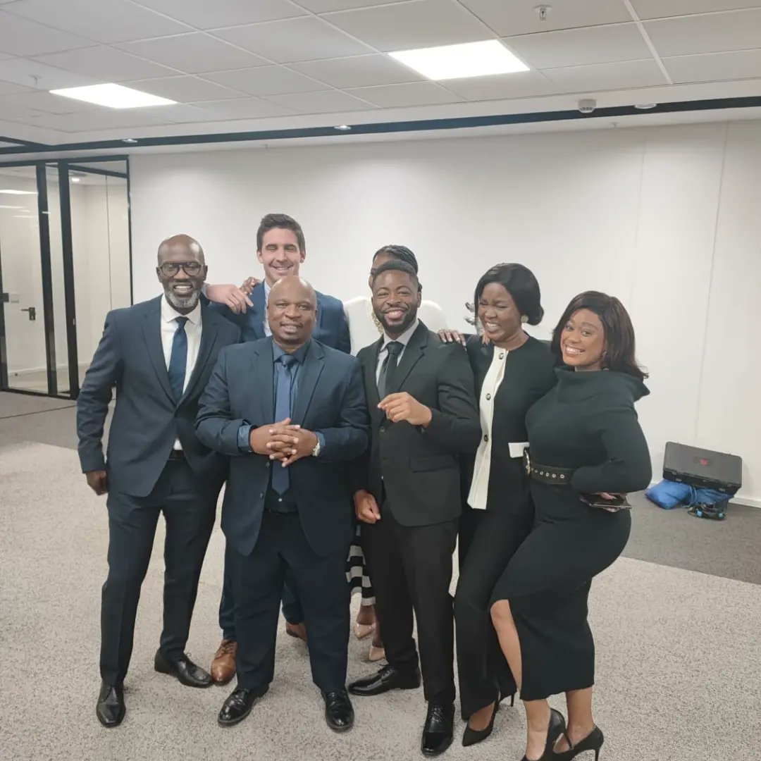 LarceRaymann's tweet photo. Shooting #clientelelegal advert and having a blast in the process! So grateful to be surrounded by talent and outright good vibes. Thanks Mr Dube for showing us how it's done ππΎπ₯³ππΎ #FridayVibes #Gratefulfor #life #GoodVibesOnly https://t.co/v5s4YHY0co