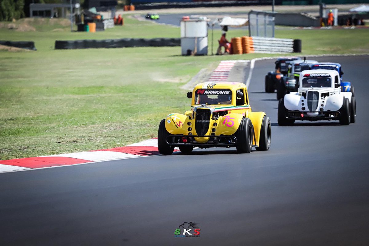 Book4Track's tweet photo. Grazie @toscanomarketing per l’ ottimo lavoro svolto a Varano in occasione della tappa delle #legendcar 👏👏👏🔝🔝🔝 #varano #carracing #racing #marketing #motorsport #sportmarketing #sportcar https://t.co/LrkklJVm4U