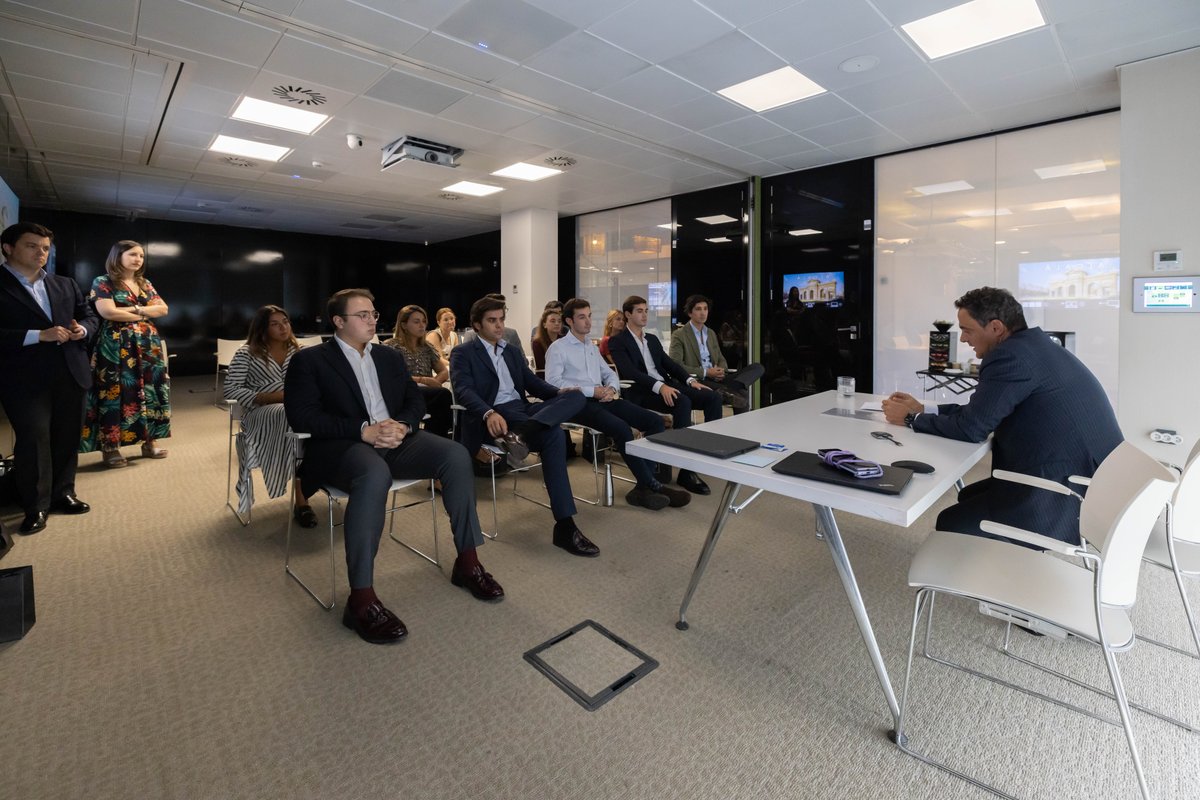 CBRE_es's tweet photo. En CBRE seguimos apostando por el #talento joven, y esta semana hemos dado la bienvenida a los 13 integrantes de nuestra IX edición del #JuniorDevelopmentProgram.
Os deseamos un gran desarrollo y crecimiento con nosotros, ¡mucha suerte a todos!
#TalentoCBRE https://t.co/lurO166UfR