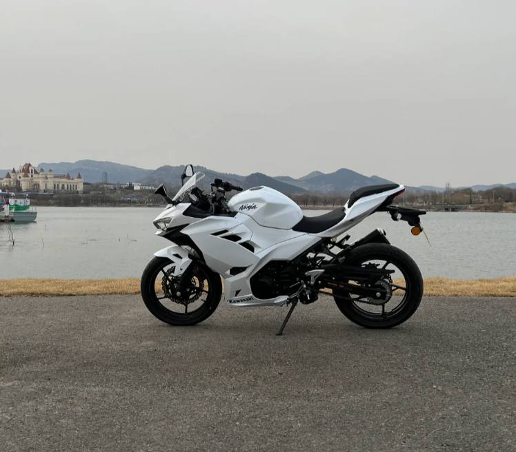ks7804's tweet photo. 金曜日
バイクに乗るのは久しぶりです。
今日はバイクに乗ってきて楽しかったです。
#バイク
#バイク初心者
#バイク女子 https://t.co/mQ3OeQj7U6