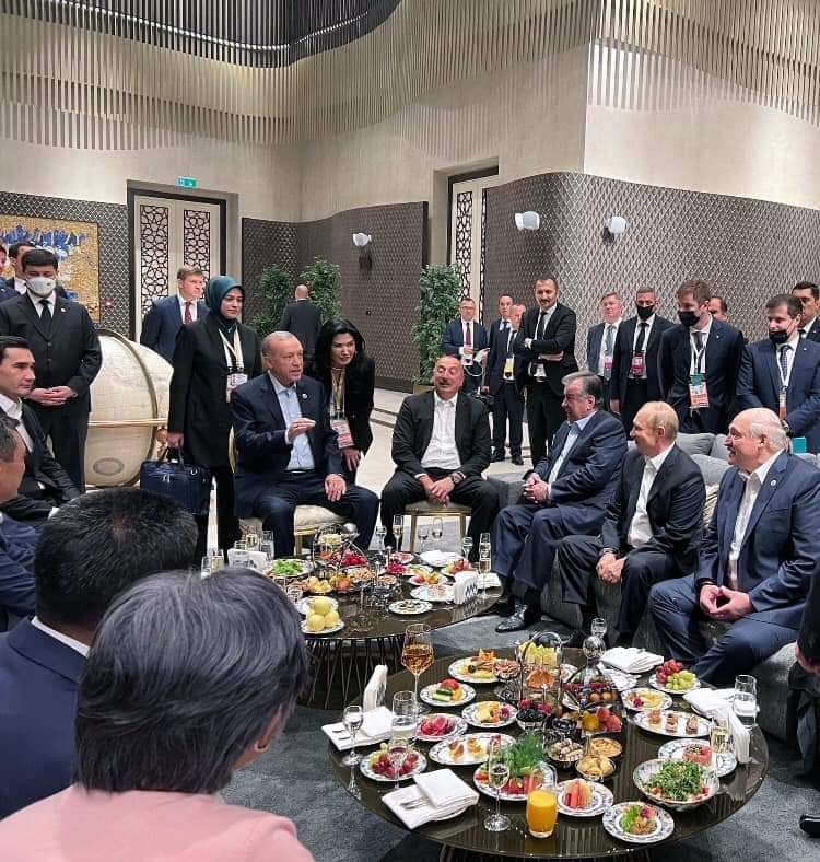 cesimercik's tweet image. Bu fotoğraf her şeyi anlatıyor.

Güçlü Lider, Güçlü Türkiye, Hedef 2023