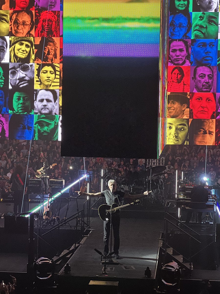 WackyDigital's tweet photo. @kinetic_finance @Excellion @BtcVancity Sorry to have missed the event. Was looking forward to it, but @Excellion was upstaged by @rogerwaters… who, in my heart of hearts, must be a bitcoiner. #SeparateMoneyAndState #PinkFloyd https://t.co/7Ttkc4qljr