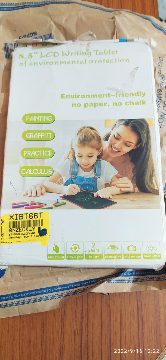 rairohit21's tweet photo. @flipkartsupport today revieved writing pad for kid but the product delivered is not in usable condition. It has been used prior also stylus is missing from it. Packaging also looks like supplier has taken from some garbage and packed it by own. https://t.co/zc5zZor7Rb
