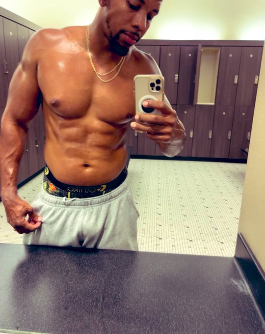 It&rsquo;s hard work to lose weight and get a six pack.. it&rsquo;s definitely a mental fight https://t.co/qWle3<a href="/tag/gymlife"class="tags"><span>#gymlife</span></a>