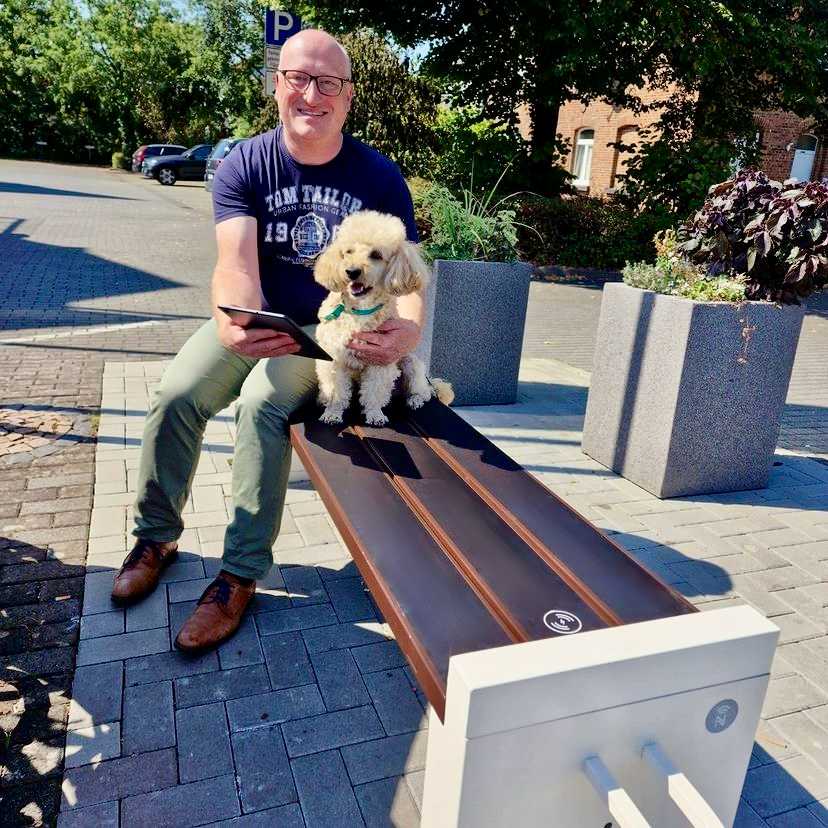 include_ltd's tweet photo. We are sending some sunny vibes from Cölbe, Germany, for the great start of the weekend.🙌

#community #development #smartbench #steora https://t.co/WfWwQN7PpX