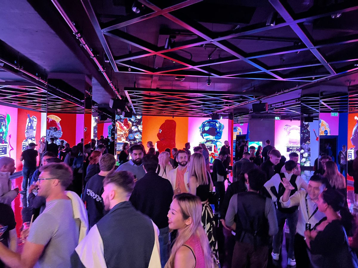 RichardRauser's tweet photo. Such a good time tonight at @WeAreNFTUK ! @JesSurendorff @SimonOnTweets #nft #web3 https://t.co/uIvuzzz5rr