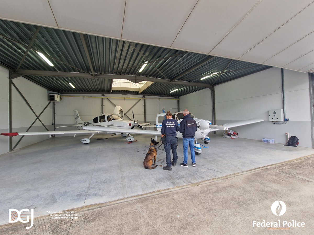 Europol's tweet photo. 🚨 Migrant smugglers using private aircraft grounded in 🇧🇪 &amp; 🇮🇹.

👮 5 suspects were arrested &amp; 2 planes seized during the joint action day, which included 🇦🇹 🇧🇪 🇫🇷 🇩🇪 🇮🇹&amp; 🇺🇸 law enforcement authorities, and the support of Europol &amp; @Eurojust.

Details ⤵️
https://t.co/Wfbbwovkvr https://t.co/kKjvRioYoU
