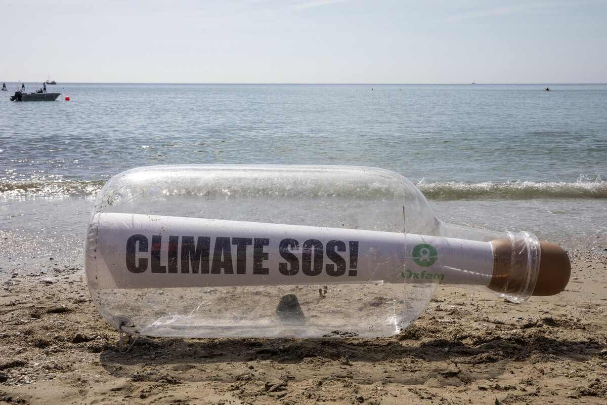OxfamIntermon's tweet photo. 💣La bomba de relojería del #CambioClimatico  ya ha estallado para millones de personas. 
🔴Los países ricos contaminan. Los países pobres sufren las consecuencias. 
🆕Tenemos nuevo informe sobre Hambre y Cambio Climático y hacemos #HILO 🧵
https://t.co/69QIKj8aGW https://t.co/y5EE3aKuRD
