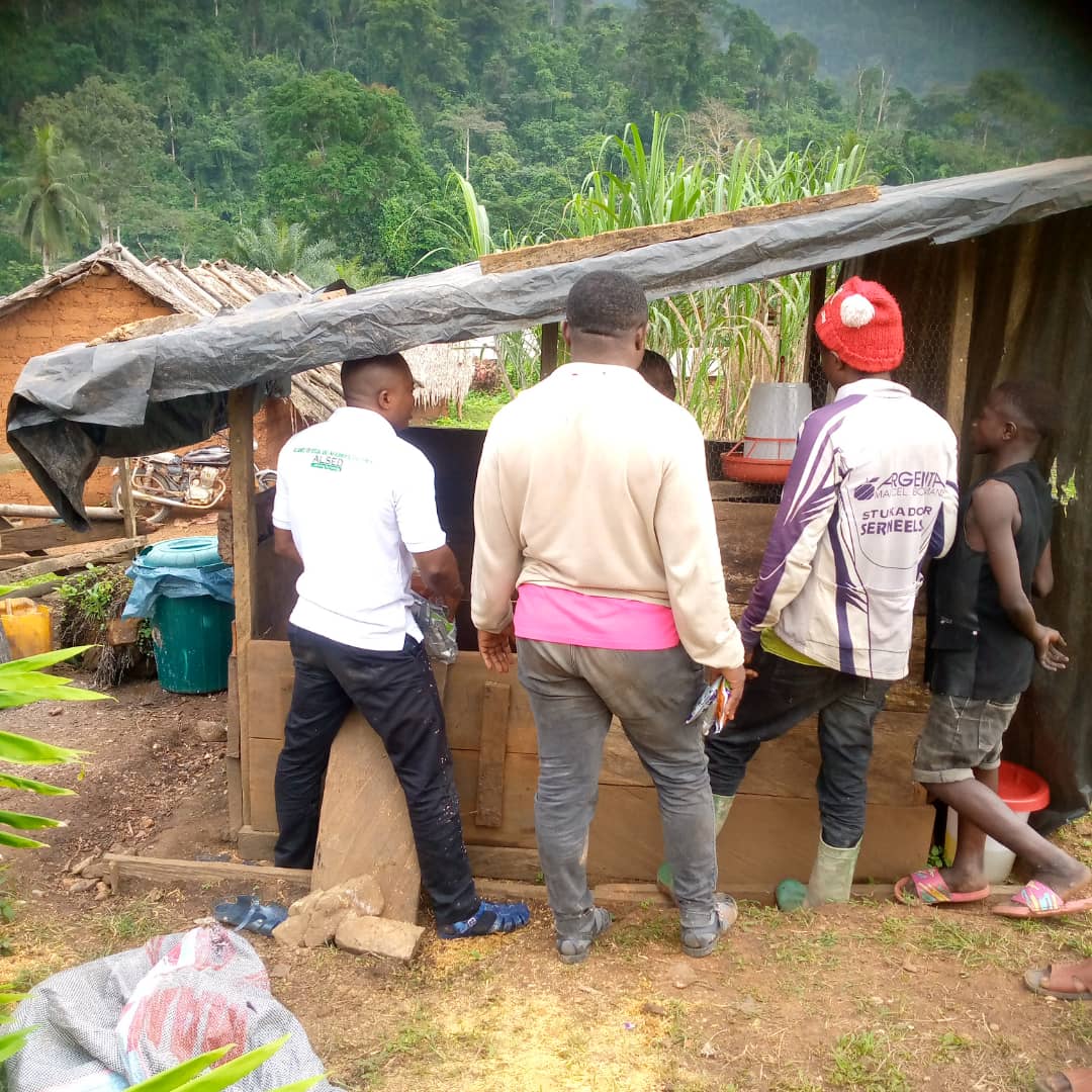 ALSED388311051's tweet photo. Improve nutrition, alleviate poorvaty and stop poaching, through poultry, piggery and goat farming. Hunters enguagement strategy in TAKAMANDA national Park in Akwaya. https://t.co/8jlxELBeCU