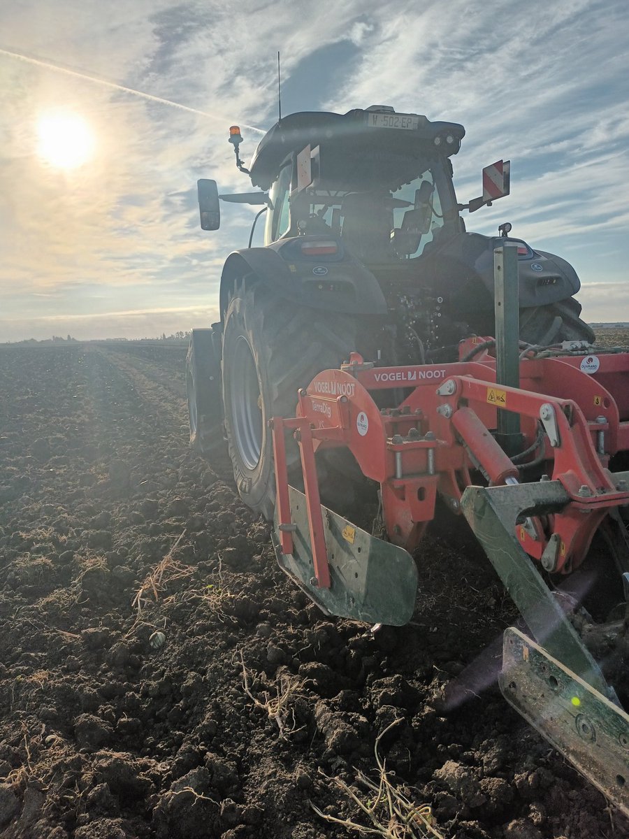 AlexandreGend's tweet photo. Essai d'un t7 315hd 😁🥰 #newholland #agriculture https://t.co/ZNQqfdE4AA