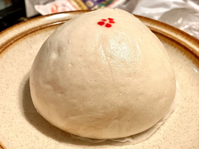 中華街ロスタイムその2
頂好食品さんのあんまん
皮が厚めでむちむち、あんは日本的な感じかも
あんで皮を食べる感じのあんまん 