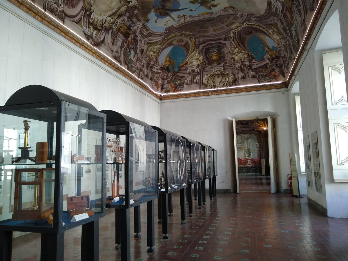 d_giovannelli's tweet photo. Last day of the Italian Federation of Life Sciences @FISV998 in the mesmerizing Reggia di Portici @AgrariaUnina. Yesterday i spoke of the preliminary results of @ERC_Research CoEvolve project on the relationship between trace metals and microbial metabolism! https://t.co/5swMArp8kP