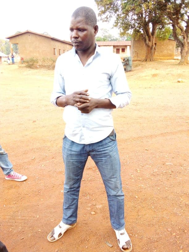 #Gitega ❌Ntawuri hejuru y'amategeko
Nubwo yagerageje gutera ubwoba abenegihugu akoresheje inkoho aho yariko avoma igitoro imodoka ya Leta CA 772GB, Raphaël Kamwenubusa  ahemutse afashwe,ashikirizwa inyamiramabi.
<a href="/NtareHouse/">Ntare Rushatsi House</a> 
<a href="/GeneralNeva/">SE Evariste Ndayishimiye</a> 
<a href="/MininterInfosBi/">MininterInfosBi</a> m.facebook.com/story.php?stor…