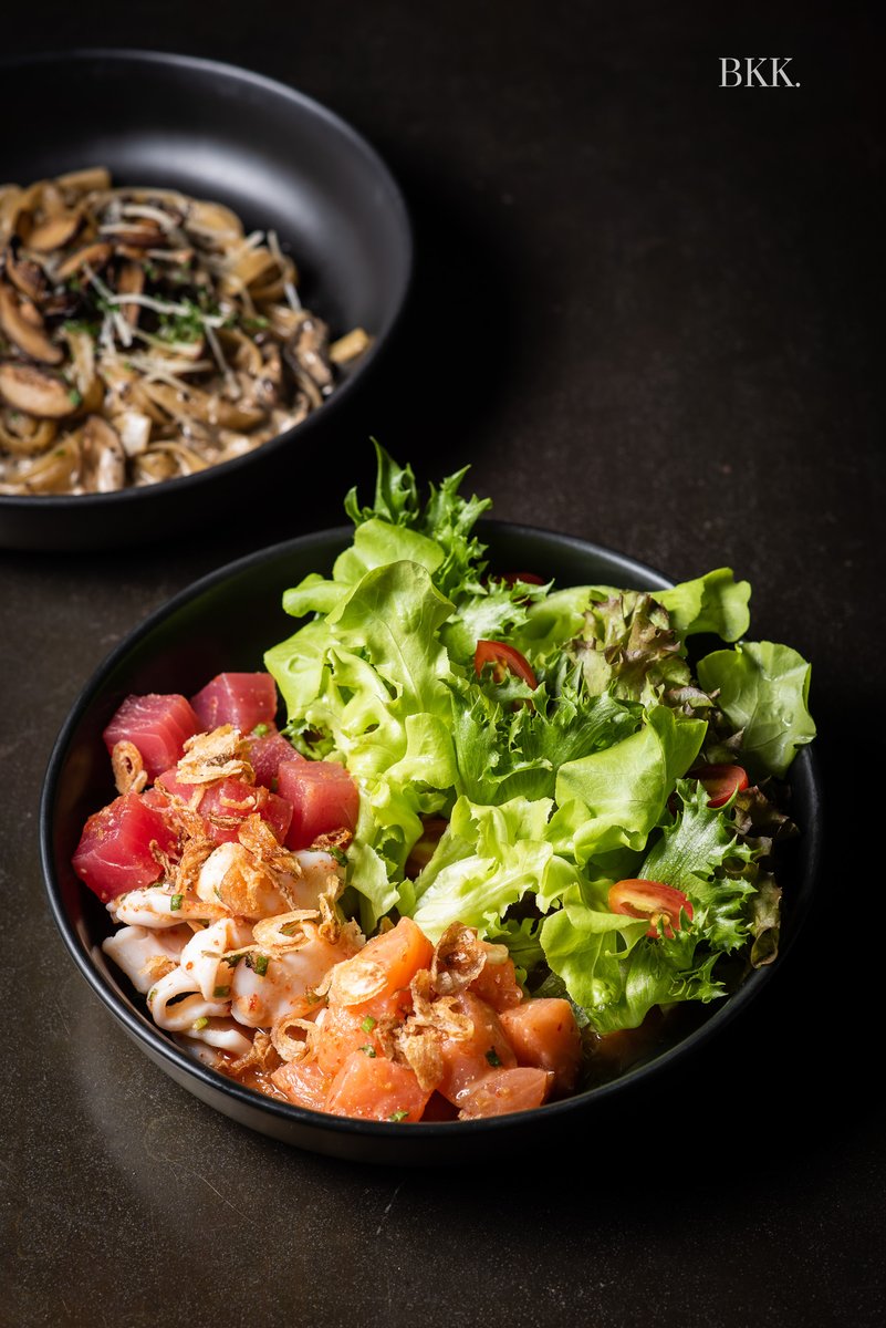 bkkmenu's tweet photo. ดื่มด่ำไปกับบรรยากาศยามเย็นสุดชิลล์พร้อมทานหลากหลายจานพิเศษในย่านเลียบด่วนที่ EST.33
.
https://t.co/Clt0yRe2Zu
.
#BKKMENU #Restaurant #Chill #FusionFood #EST33 #Tasteoflife #craft #liveband https://t.co/z8ayJLD94j