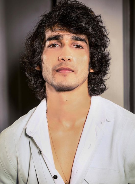 bkbtelly's tweet photo. The Cute And Charming #shantanumaheshwari
.
.
#htottawards #latepost #niveditasaboocouture #dalailamaquotes #quotetoremember #awardnight #shantanumaheshwari #styledbypyu https://t.co/bm4xEOcgBO