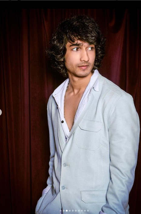 bkbtelly's tweet photo. The Cute And Charming #shantanumaheshwari
.
.
#htottawards #latepost #niveditasaboocouture #dalailamaquotes #quotetoremember #awardnight #shantanumaheshwari #styledbypyu https://t.co/bm4xEOcgBO
