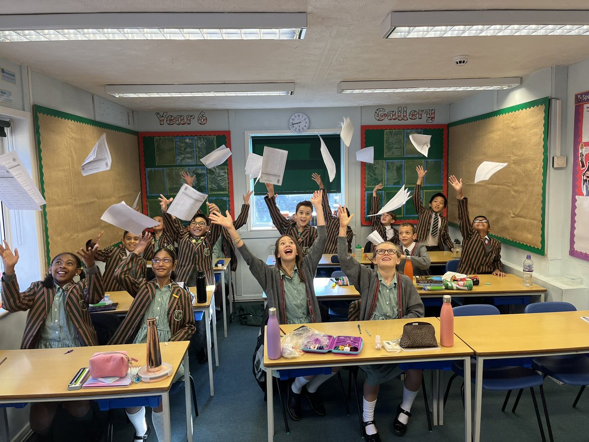 ForestParkHead's tweet photo. That’s a wrap! Year 6’s final early morning class before the Trafford 11+ examination on Tuesday. 
#icanandiwill #fppaspire #elevenplus https://t.co/0ThUyxOOLP