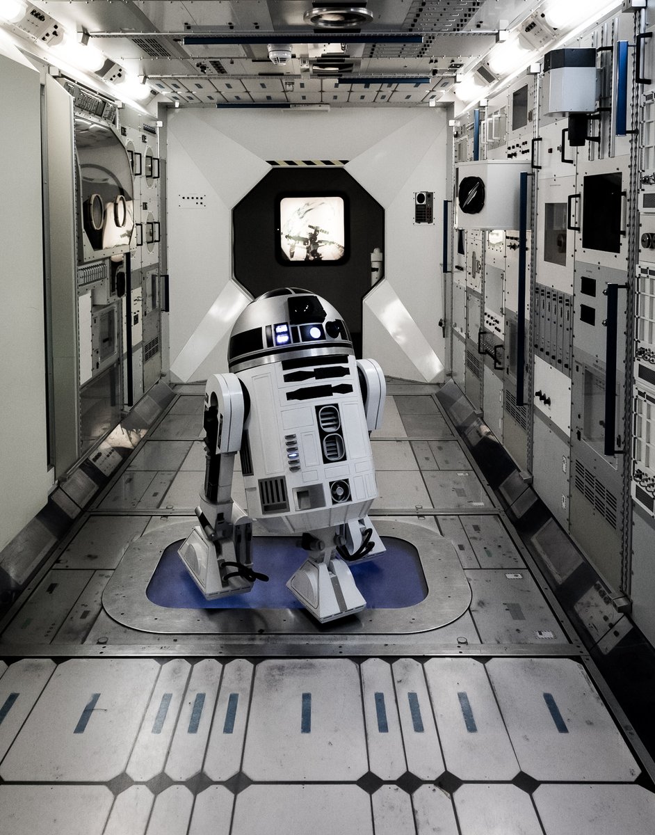 r2tk_droid's tweet photo. R2-TK is going into space this weekend at the @spacecentre in Leicester for Return of the Garrison with @UKR2D2Builders Don't forget to grab a selfie if you are going - and watch out for Jawas!!
#r2tk #astromech #ukr2builders #r2builders #r2d2 #droid https://t.co/m7FfBDmlWD