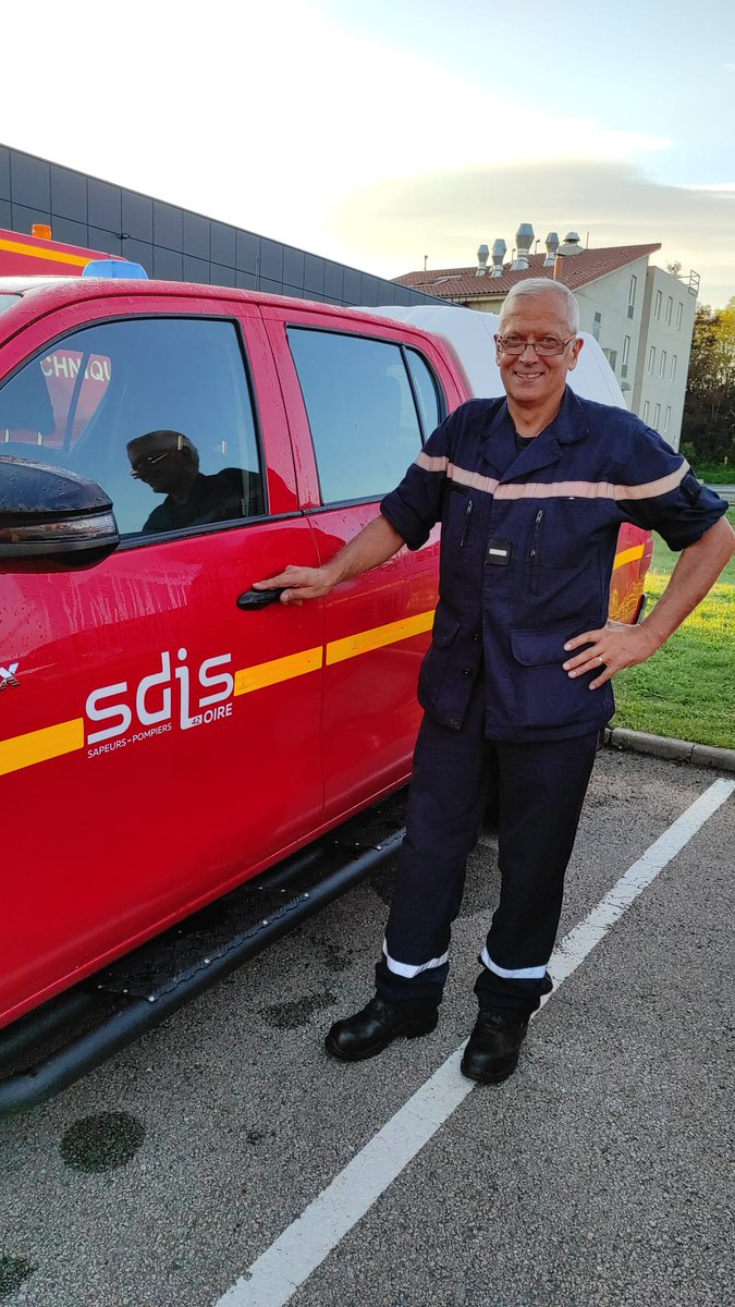 Alors que les #pompiers du <a href="/sdis42/">Sapeurs-pompiers de la Loire / SDIS 42</a> sont déployés en #Charente pour aider le @sdis16 à faire face à plusieurs 🔥🌲 saluons l’engagement de l’Adjudant-chef Christian GIET pour sa 3e colonne de renforts cette année, à 10 j. de sa fin d’activité après 34 ans d’engagement #SPV. BRAVO!