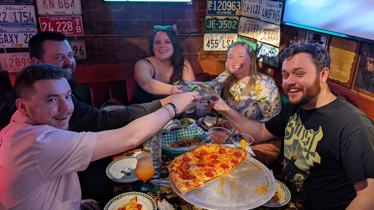 I'm so happy bc I got to visit the PUBG studio and meet these lovely people! 🥰 I can't describe the feeling of seeing people you've known for so long in person finally. Driving through LA rush hour traffic for the first time was definitely worth it! 😁