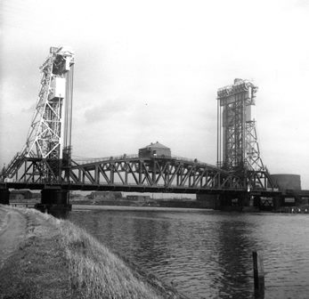 Sir Basil Mott was born #onthisday 1859. Engineer for the Mersey (Queensway) tunnel, #Tyne Bridge and Newport lift bridge #Middlebrough. Partner in consulting firm Mott Hay and Anderson, ICE president 1924-5. bit.ly/2OsDFcw