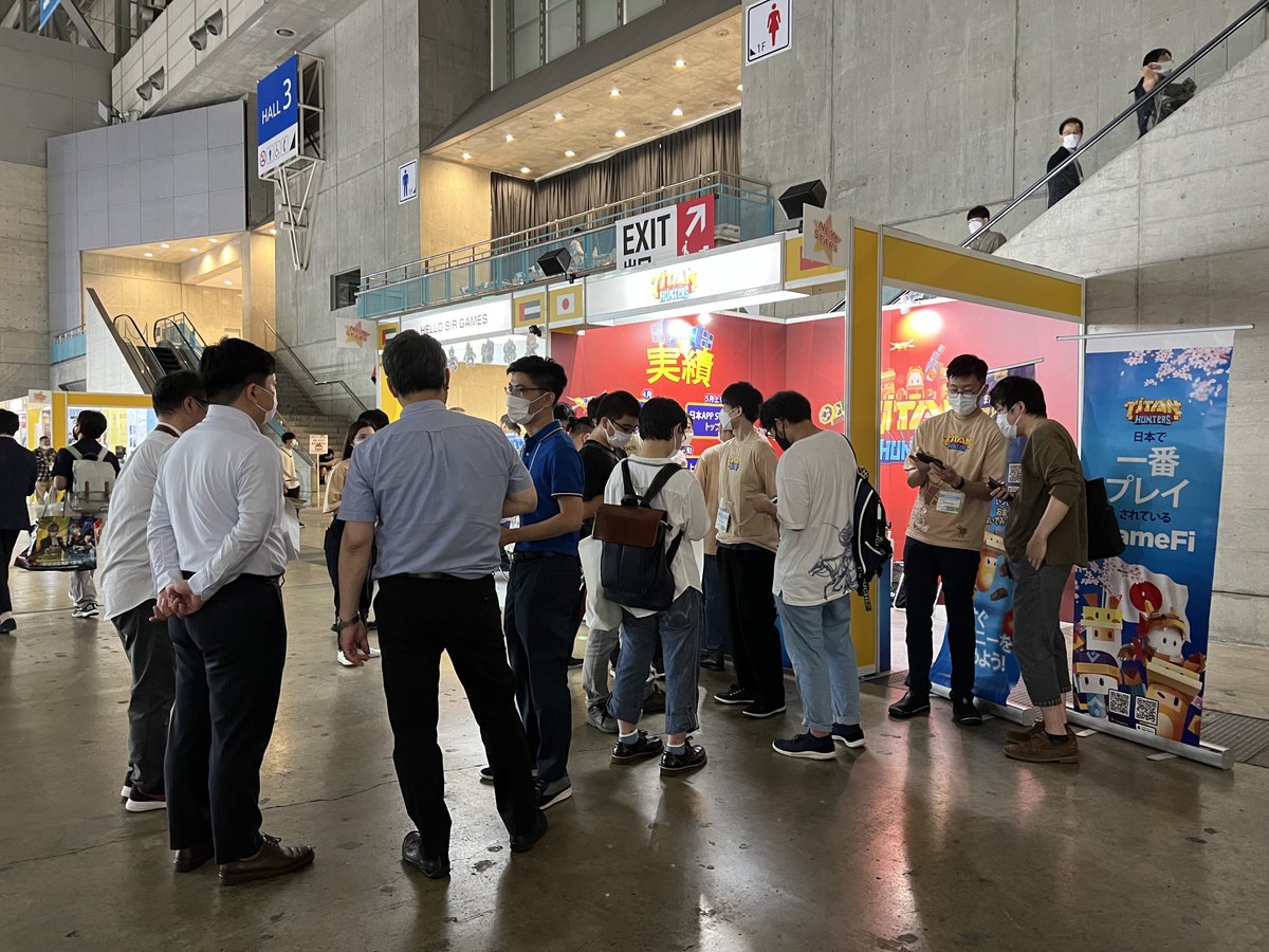 Titan_Hunters's tweet photo. 🗣️What's hot? So MANY participants are gathering at the Titan hunters booth.

🤩Do you see that? It seems that all of them are crazy about playing #Titanhunters.

💗We'd like to give a HUGE shout-out to the visitors. Thank you so much! 🥰

 $TITA #TGS2022 #GameFi #TokyoGameShow https://t.co/Rw01UIddRo
