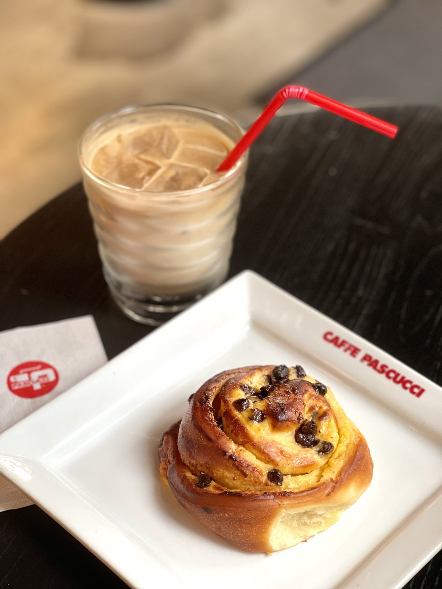 厳選された素材から生まれるフレッシュなミルクと
こだわりのコーヒーとの深い味わい

#カフェラテ　＃ジレッラ　#チョコレート　＃カフェパスクッチ　#イタリアン ＃イタリア人　#イタリア料理